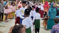 Filosofi Satu Tungku Tiga Batu juga diterapkan dalam kehidupan beragama bagi masyarakat Fakfak. Sehingga, toleransi dan perdamaian amat terasa di sini (Hari Suroto/Balai Arkeologi Papua/Istimewa)