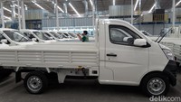 Seperti yang sudah diketahui sebelumnya, mobil perdana Esemka adalah sebuah pick-up disapa Bima.