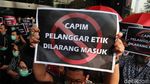 Saut dan Novel Ikut Aksi Tolak Pelemahan KPK