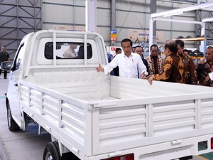 Jokowi Digugat Warga Solo gegara Tak Kunjung Bisa Beli Mobil Esemka