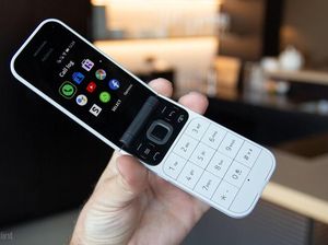 Nokia 2720 Reborn Dikritik Gara-gara WhatsApp