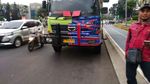 Foto: Ringsek 4 Mobil Diseruduk Dump Truck di Bintaro
