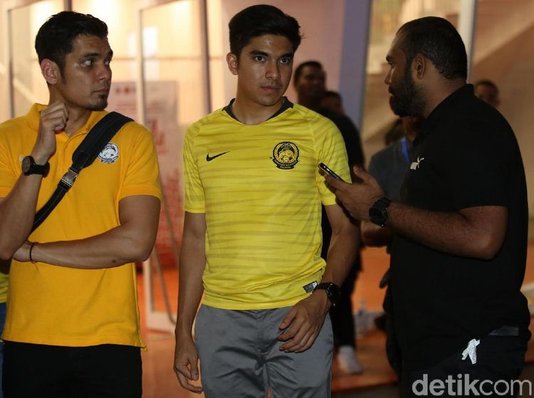 Momen Menpora Malaysia Tertahan di Dalam GBK Saat Ricuh Suporter