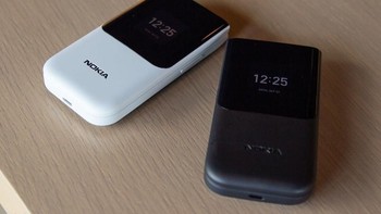 Terdapat pilihan warna hitam dan putih. Foto: Pocket Lint