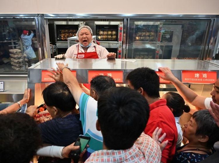 Antre Panjang hingga Berebut Daging, Warga China Antusias Datangi Costco