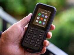 Nokia 800 Tough, Ponsel Badak yang Tahan Banting