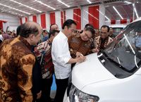 Esemka di tanda tangani Joko Widodo