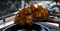 Piscok Dynamite: Legit Lumer Piscok dengan Cokelat Rahasia