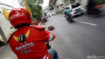 Untuk sementara, pembayaran ojol ini bisa melalui top-up melalui bank atau cash.