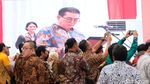 Momen Jokowi Ikut Luncurkan Mobil Perdana Esemka
