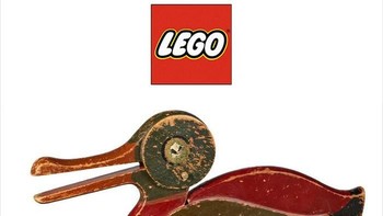 Ole Kirk Christiansen, seorang tukang kayu, mulai terinspirasi bikin Lego saat Denmark dilanda resesi tahun 1930-an. Ia kesulitan mencari kayu untuk bikin furniture dan lantas menjadikannya mainan. (Foto: via Boredpanda.com)