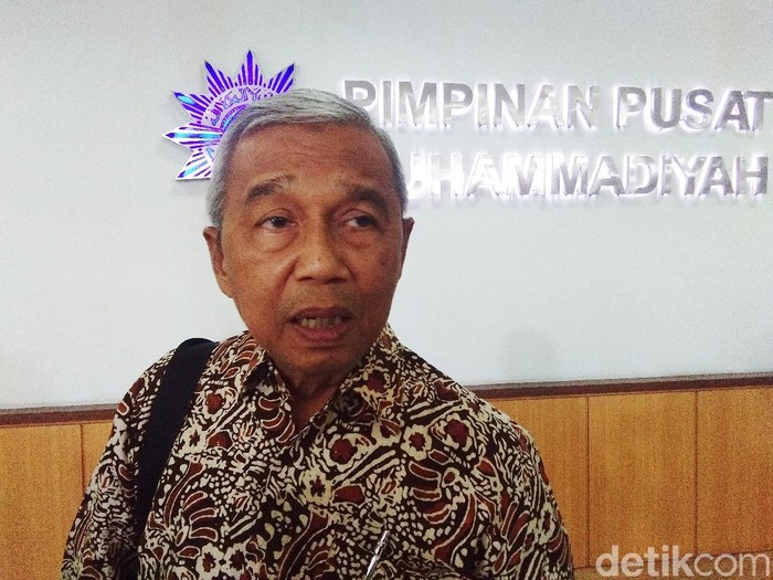 Busyro Muqoddas di kantor PP Muhammadiyah, Yogyakarta, Jumat (6/9/2019).