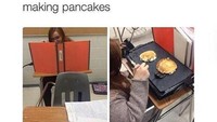 Bukannya belajar, murid ini pura-pura sibuk padahal tengah membuat pancake dengan panggangan yang dibawanya dari rumah. Duh! Foto: Istimewa