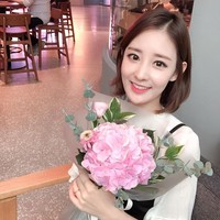 Hubungan Chanyeol dengan kakaknya terbilang dekat. Penggemar EXO melihat Park Yoo Na sebagai sosok pendukung terbesar dalam karier Chanyeol. Foto: Instagram/@yooranna