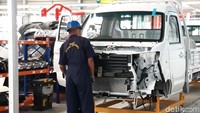 Selain itu, Daihatsu juga punya pikap bermesin 1.000 cc, yaitu Daihatsu Hi Max. Pikap Daihatsu Hi Max dijual mulai Rp 105.050.000 sampai Rp 113.050.000. Pabrikan Jepang lain yang menawarkan pikap penantang Esemka Bima adalah Suzuki Carry. Suzuki Carry yang baru diluncurkan di IIMS 2019 beberapa bulan lalu dijual mulai Rp 135,6 juta sampai Rp 145,1 juta.