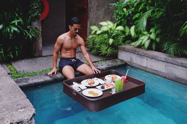 Inilah salah satu foto Matthew Davies yang bisa membuat para wanita terpesona. Berwajah tampan dan memiliki tubuh atletis, kaum Hawa pun dibuat terbuai saat melihatnya. Foto: Instagram @matttdavies