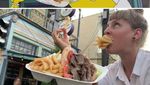Kreatif Banget! Dua Turis Ini Niat Tirukan Momen Makan The Simpsons