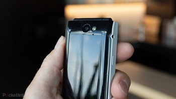 Kameranya 2 megapixel dengan baterai 1.500 mAh. Foto: Pocket Lint