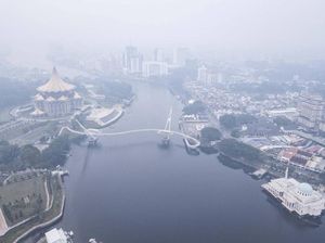 Turis Malaysia Diimbau Tak Berwisata Bahari Saat Cuaca Buruk-Kabut Asap Tebal
