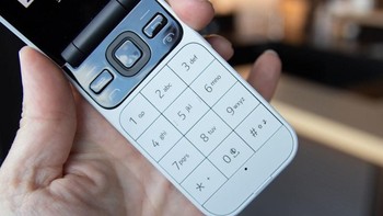 Sudah beberapa kali berarti HMD Global menelurkan versi baru Nokia lawas. Sebelumnya ada Nokia 3310 reborn dan Nokia pisang versi baru. Foto: Pocket Lint