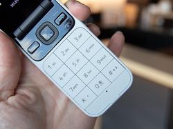 Lebih Dekat dengan Nokia 2720 Reborn