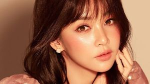 Foto: Aktris Cantik Thailand Kejutkan Penggemar, Pompa ASI Keluar Darah