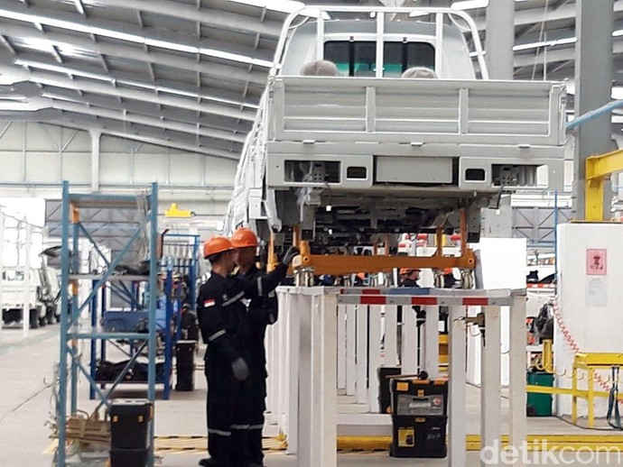Tak Percaya Esemka Sudah Produksi Mobil, Nih Lihat Pabriknya
