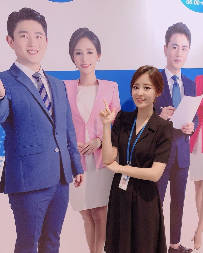 Ia menyatakan memutuskan berhenti jadi pemaca berita karena menemukan peluang bagus yang membuatnya harus berganti pekerjaan. Foto: Instagram/@yooranna