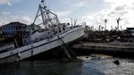 Kapal-kapal Yang Rusak Diterjang Topan Dorian