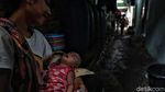 Melihat Kehidupan Warga di Gang Sempit Kampung Marlina