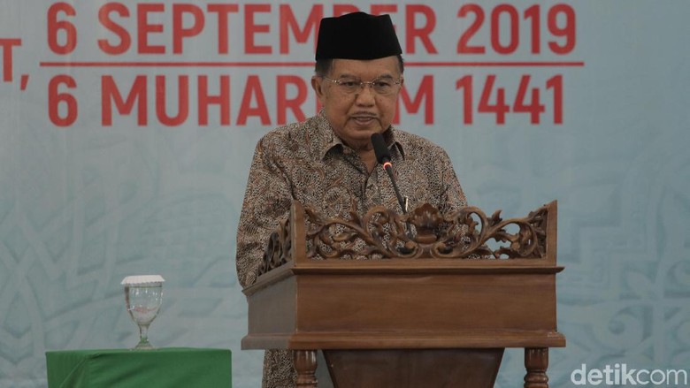 Di Depan Santri Ponpes di Batang, JK Bicara Soal Hoaks di Papua Di Depan Santri Ponpes di Batang, JK Bicara Soal Hoaks di Papua