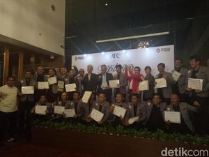 PSSI Berikan Penghargaan Kepada 20 Pelatih Lulusan AFC Pro
