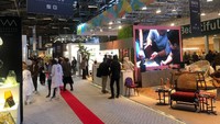 Dubes Indonesia untuk Prancis Arrmanatha Nasir  menyampaikan kehadiran Indonesia adalah bagian dari upaya meningkatkan ekspor produk industri kreatif dengan menerobos pasar perdagangan desain interior Prancis dan Eropa, sekaligus memperkenalkan kemampuan desainer Indonesia dalam menghasilkan kreasi berkualitas tinggi (6/9). “Saya dorong buyer dari Prancis untuk tingkatkan impor furnitur mereka dari Indonesia, yang saat ini nilainya baru mencapai sekitar 30% dari total ekspor furnitur Indonesia ke Uni Eropa, sebut Dubes Indonesia. Foto: Dok. KBRI Paris-Prancis
