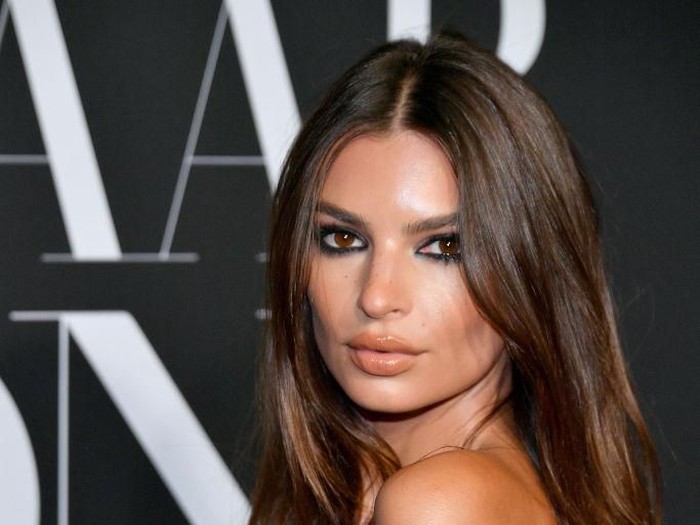 Model Seksi di Icon Party NEW YORK, NEW YORK - SEPTEMBER 06: Model Emily Ratajkowski attends the 2019 Harpers Bazaar ICONS on September 06, 2019 in New York City. (Photo by Dia Dipasupil/Getty Images)