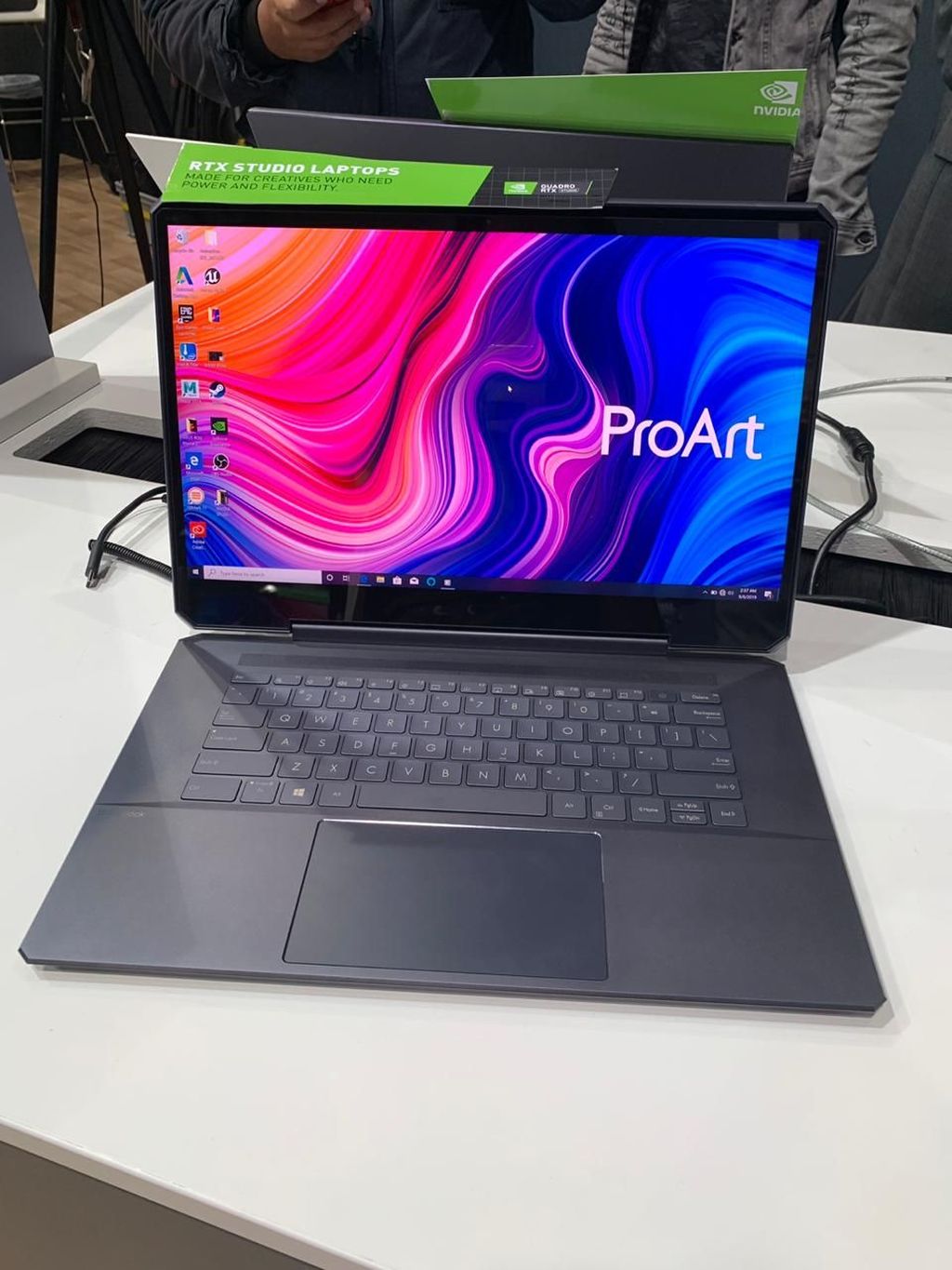 Notebook ini Asus ProArt StudioBook One (W590G6T) Foto: Asus Notebook ini Asus ProArt StudioBook One (W590G6T) Foto: Asus