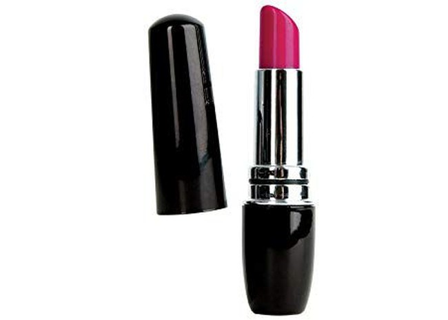 Sex toys ini bernama Grrl Toyz Lipstick Vibe. Dari luar, bentuknya memang seperti lipstik tapi sebenarnya ini adalah vibrator. Ukurannya yang kecil bisa dimasukkan dalam tas make-up bersama produk-produk kosmetik lainnya. Produk ini waterproof atau anti air sehingga bisa digunakan ketika mandi dan hanya menggunakan satu batere AAA sebagai daya. Foto: Istimewa