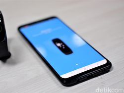 Unboxing Mi Band 4, Bawa Layar Warna Harga Tetap Murah