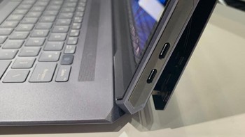 Ditenagai oleh prosesor Intel Core i9 Gen ke-9 Foto: Asus