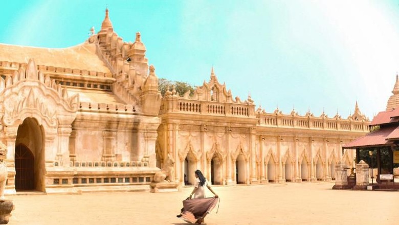 Ilustrasi Wisatawan di Myanmar Ilustrasi Wisatawan di Myanmar