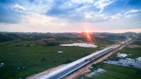 Tol Balikpapan-Samarinda adalah jalan tol pertama di Kalimantan. Tol ini membentang sepanjang 99,35 km yang terdiri atas 5 seksi. Pool/Wijaya Karya.
