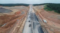 Ruas Pekanbaru-Dumai, dapat segera diresmikan dan dinikmati oleh masyarakat pada akhir November 2019. “InsyaaAllah jalan tol Pekanbaru-Dumai kita siapkan untuk dapat diresmikan oleh Bapak Presiden akhir tahun ini. Pembebasan lahan jalan tol sendiri sudah mencapai hampir 100%, namun tetap diperlukan koordinasi dengan pihak lainnya agar pembangunan konstruksi jalan tol sesuai jadwal. ujar Direktur Utama PT Hutama Karya Bintang di Jakarta, (5/9/2019). Pool/PT Hutama Karya.