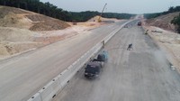 Kemudian seksi III Petapahan-Kadis Utara 16,9 km panjangnya, seksi IV Kandis Utara-Duri Selatan sepanjang 27,23 km. Dua lainnya, seksi V Duri Selatan-Duri Utara sepanjang 27,23 km dan Seksi VI Duri Utara-Dumai sejauh 24,65 km. Pool/PT Hutama Karya.