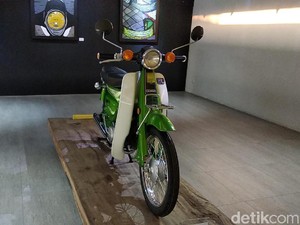 Ingat Pak Tino Sidin? Motor Tuanya Mejeng di Bandung!