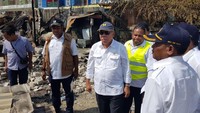 Sementara untuk kios dan rumah penduduk yang rusak akan menggunakan dana stimulan yang berasal dari anggaran Badan Nasional Penanggulangan Bencana (BNPB). Pelaksanaannya akan diatur dengan Peraturan Presiden. Pool/Kementerian PUPR.