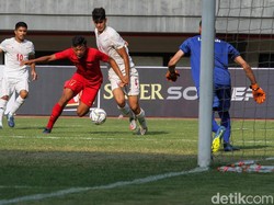 Tim besutan Fakhri Husaini berhasil memperkecil ketertinggalan menjadi 2-4 di menit ke-86. 