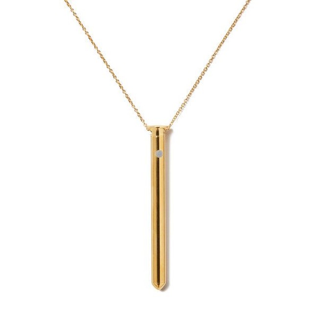 Dinamai Crave Vesper, benda ini berfungsi sebagai vibrator sekaligus aksesori. Ada berbagai pilihan warna mulai dari emas, perak hingga rose gold. Crave Vesper yang bentuknya seperti liontin ini dilengkapi tombol tunggal untuk mematikan/menyalakan sekaligus mengatur intensitas getaran mulai dari rendah, medium, tinggi hingga sangat tinggi. Foto: Istimewa