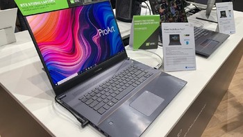 Ini adalah Asus StudioBook W700G3T mnenjadi salah satu laptop tertipis di dunia. Foto: Asus