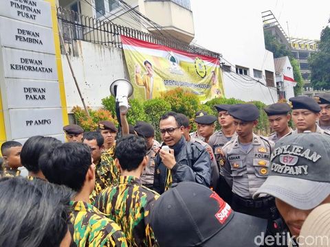 Gagal Masuk DPP Lagi, AMPG Pro Bamsoet Protes Airlangga