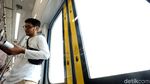 Asyik, Kini Penumpang Bisa Baca Buku di MRT