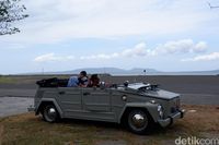 Cara Baru Liburan di Banyuwangi, Keliling Naik Mobil Antik